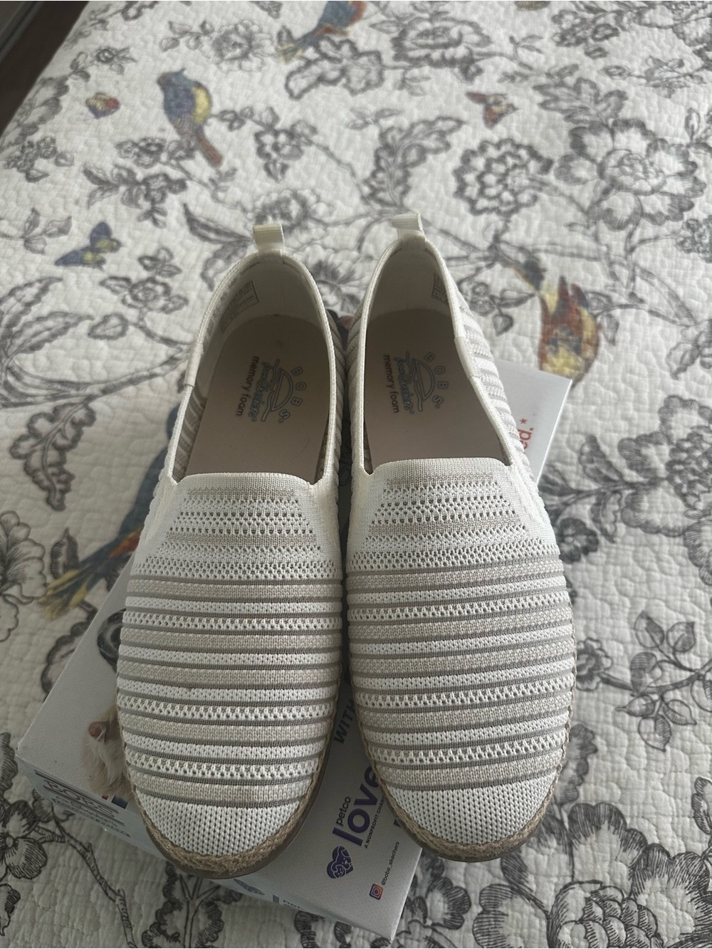 Sketchers Bob’s Comfort Knit Slip-On Flats in Off-White - Picture 3 of 8